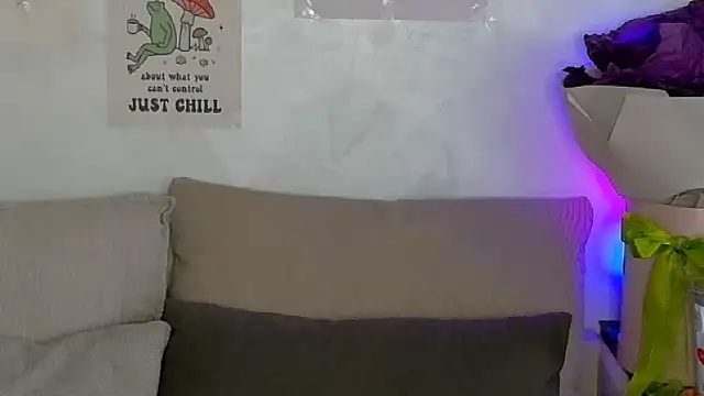 SweetDarling7 online show from April 2, 2026, 7:06 am