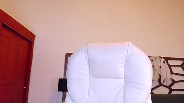 alice rous21 online show from October 31, 2025, 1:23 pm