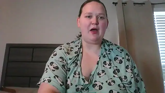 Snapshot of FantasyWifeBri chatting on November 28, 2025, 6:21 pm FantasyWifeBri online show from November 28, 2025, 6:21 pm