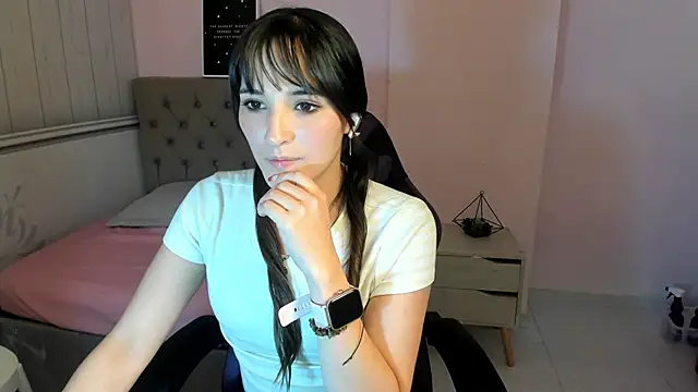 Snapshot of Tania_Duque chatting on November 25, 2025, 3:12 pm Tania Duque online show from November 25, 2025, 3:12 pm