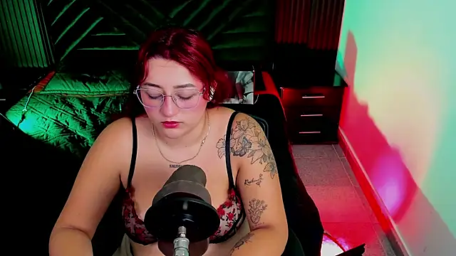 airamclair online show from November 25, 2025, 8:42 pm