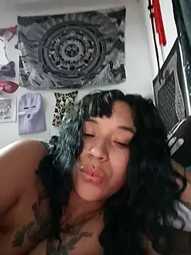 IsisBathory online show from March 18, 2025, 11:31 pm