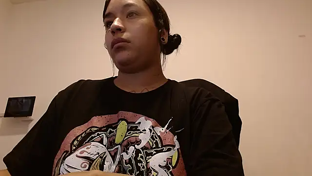 IsisBathory online show from March 22, 2025, 3:31 pm