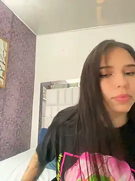 Snapshot of LunaCandy_ chatting on October 7, 2025, 1:52 pm LunaCandy online show from October 7, 2025, 1:52 pm