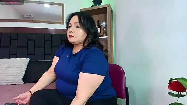 Snapshot of EllenaBoobs_ chatting on June 17, 2026, 3:42 am EllenaBoobs online show from June 17, 2026, 3:42 am