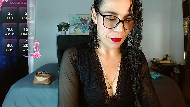 mia velvet1 online show from September 30, 2025, 3:06 pm