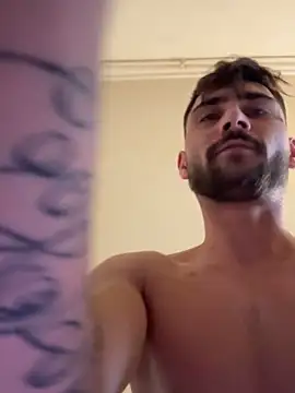 Hugo34bg online show from April 19, 2026, 5:18 am