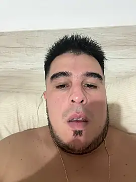 Snapshot of elninio_poya chatting on April 25, 2026, 10:18 pm elninio poya online show from April 25, 2026, 10:18 pm