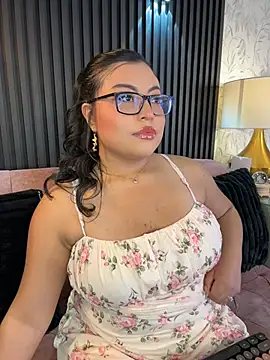 Snapshot of Alexa_Madisson chatting on May 7, 2026, 6:35 pm Alexa Madisson online show from May 7, 2026, 6:35 pm