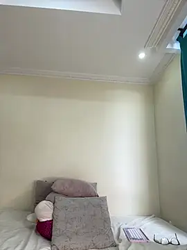 Snapshot of Ivelleee_ chatting on January 12, 2026, 9:20 pm Ivelleee online show from January 12, 2026, 9:20 pm