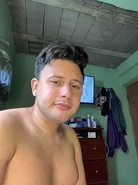 Snapshot of Mr_brian03 chatting on November 7, 2025, 5:02 pm Mr brian03 online show from November 7, 2025, 5:02 pm