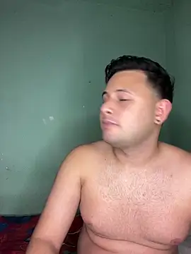 Snapshot of Mr_brian03 chatting on November 23, 2025, 3:39 am Mr brian03 online show from November 23, 2025, 3:39 am