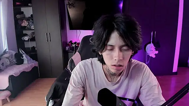 xIce Boy online show from December 22, 2025, 12:57 pm