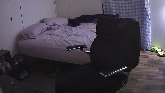 Muffdiver718 online show from March 21, 2025, 9:56 am