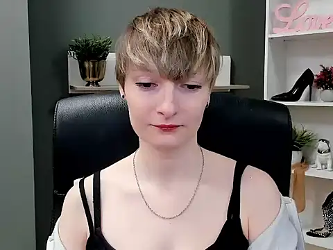 hottieBlair online show from September 26, 2025, 6:17 am