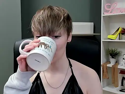 hottieBlair online show from October 17, 2025, 6:49 am