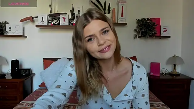 HaleyReedme online show from September 30, 2025, 7:24 am