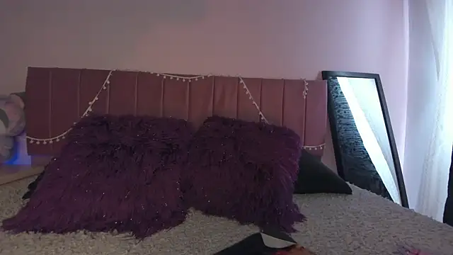 kitty-kryss online show from March 13, 2026, 4:35 pm