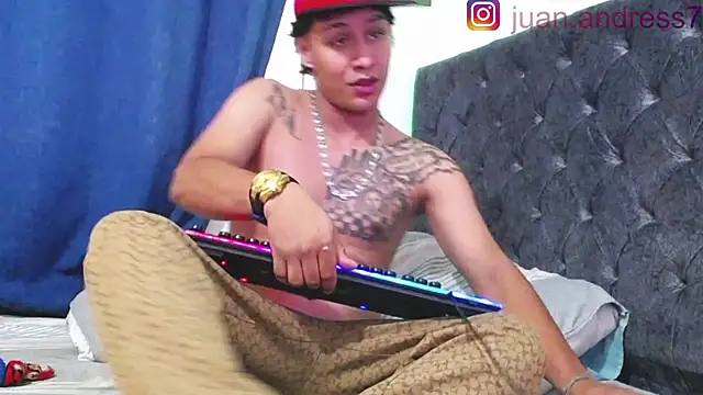 Snapshot of Stone_grey1_ chatting on February 24, 2026, 6:55 am Stone grey1 online show from February 24, 2026, 6:55 am