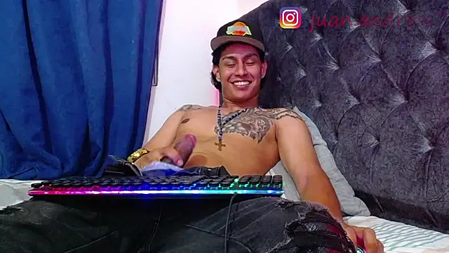 Snapshot of Stone_grey1_ chatting on February 28, 2026, 7:31 am Stone grey1 online show from February 28, 2026, 7:31 am