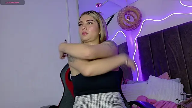 natasha  black online show from September 8, 2025, 7:46 pm