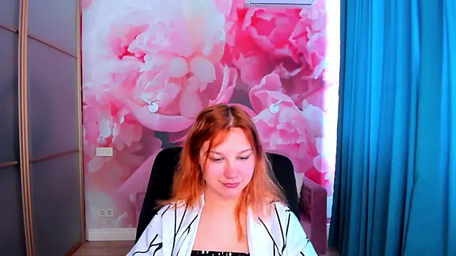 AngelinaLow online show from April 14, 2026, 11:27 am