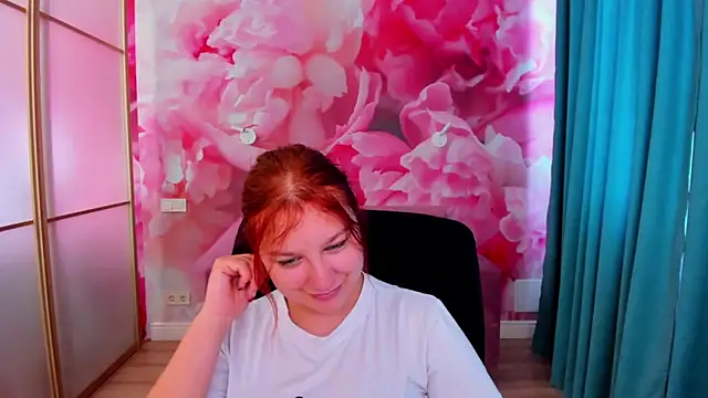 AngelinaLow online show from June 1, 2026, 11:34 am
