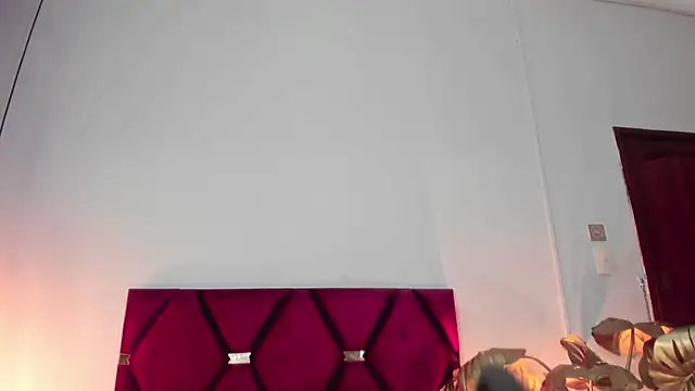 BeckyVidal online show from December 4, 2025, 6:16 pm