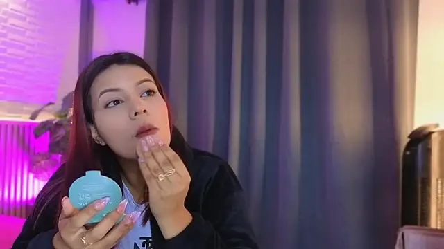 TiffanyWalk online show from December 15, 2025, 10:41 am