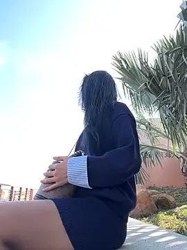 linger-23 online show from December 15, 2025, 6:17 am