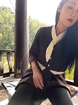 Snapshot of linger-23 chatting on March 15, 2026, 5:46 am linger-23 online show from March 15, 2026, 5:46 am