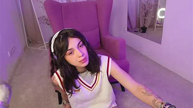 mystica  online show from September 19, 2025, 7:21 am