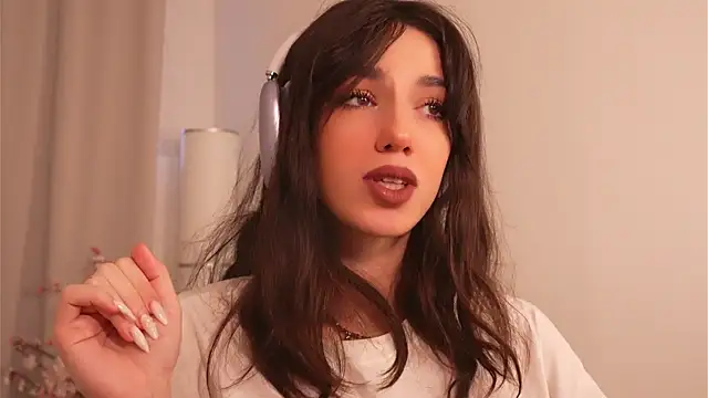 mystica  online show from November 19, 2025, 8:47 am