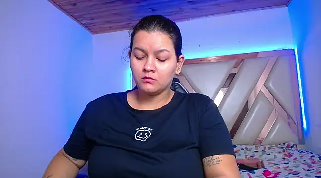 Snapshot of kriss_sweetboobs10 chatting on March 16, 2025, 11:05 am kriss sweetboobs10 online show from March 16, 2025, 11:05 am