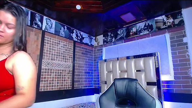 Snapshot of kriss_sweetboobs10 chatting on September 25, 2025, 12:31 pm kriss sweetboobs10 online show from September 25, 2025, 12:31 pm