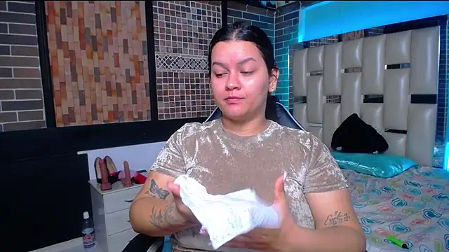 Snapshot of kriss_sweetboobs10 chatting on October 5, 2025, 11:30 am kriss sweetboobs10 online show from October 5, 2025, 11:30 am