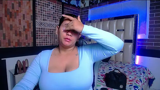 Snapshot of kriss_sweetboobs10 chatting on October 7, 2025, 12:35 pm kriss sweetboobs10 online show from October 7, 2025, 12:35 pm