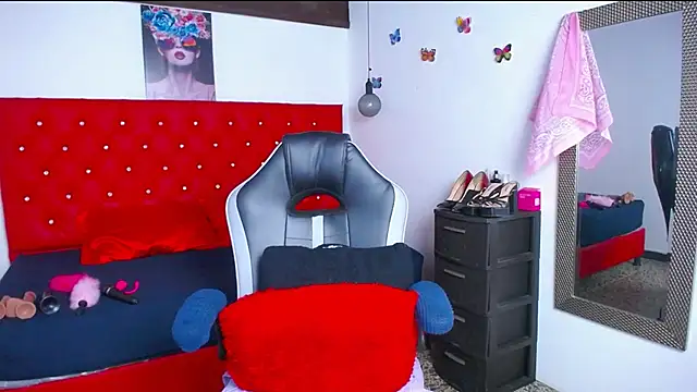 Snapshot of kriss_sweetboobs10 chatting on October 28, 2025, 12:52 pm kriss sweetboobs10 online show from October 28, 2025, 12:52 pm