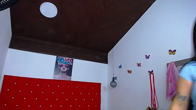 Snapshot of kriss_sweetboobs10 chatting on October 30, 2025, 12:39 pm kriss sweetboobs10 online show from October 30, 2025, 12:39 pm