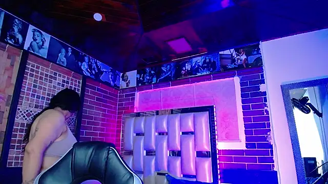 kriss sweetboobs10 online show from March 30, 2026, 12:50 pm