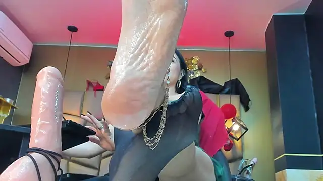 Kendraa Hot online show from March 6, 2026, 12:29 am