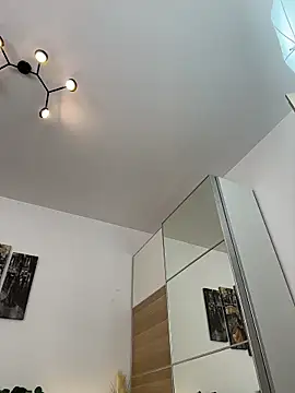 Snapshot of CelineReys chatting on December 16, 2025, 6:35 pm CelineReys online show from December 16, 2025, 6:35 pm