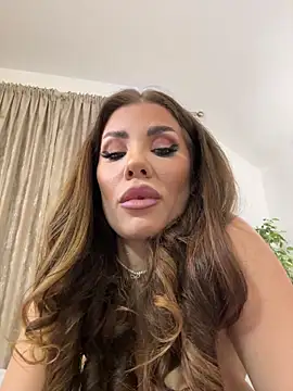 Snapshot of CelineReys chatting on January 13, 2026, 8:14 pm CelineReys online show from January 13, 2026, 8:14 pm