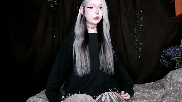 amelia mays xx online show from November 25, 2025, 1:00 pm