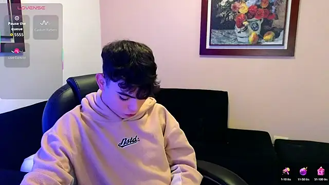 Snapshot of lukeboyce33 chatting on October 25, 2025, 12:29 am lukeboyce33 online show from October 25, 2025, 12:29 am