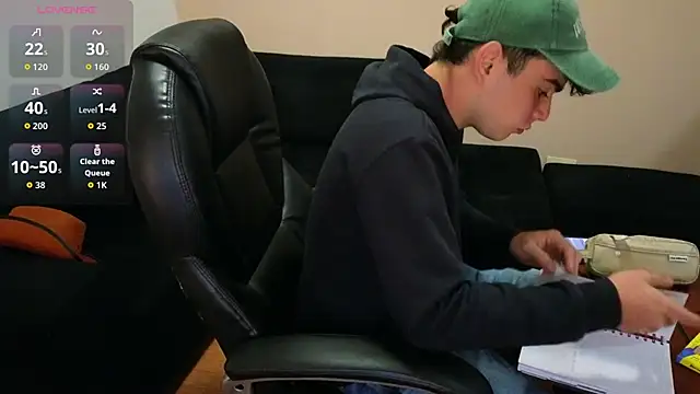 Snapshot of lukeboyce33 chatting on February 13, 2026, 12:06 am lukeboyce33 online show from February 13, 2026, 12:06 am