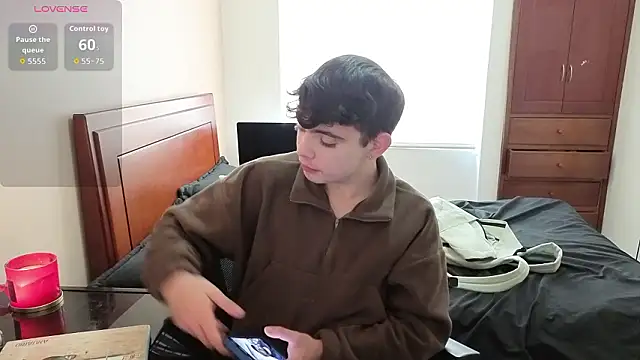 Snapshot of lukeboyce33 chatting on February 18, 2026, 6:59 pm lukeboyce33 online show from February 18, 2026, 6:59 pm