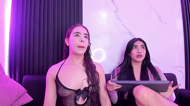 MiaScott5 online show from December 21, 2025, 3:57 am