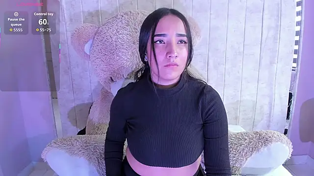 Alice 26  online show from November 24, 2025, 1:33 pm