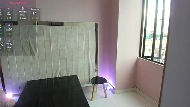 Alice 26  online show from November 25, 2025, 9:15 pm